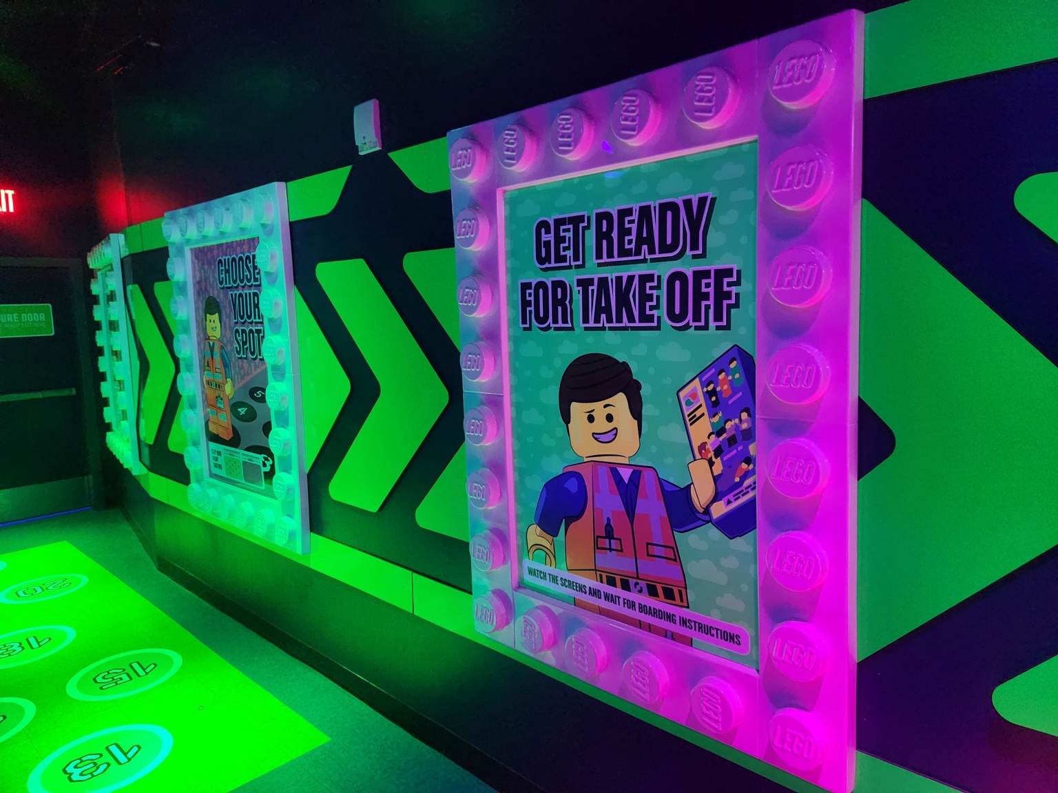 File d’attente immersive du Galacticoaster à Legoland Florida